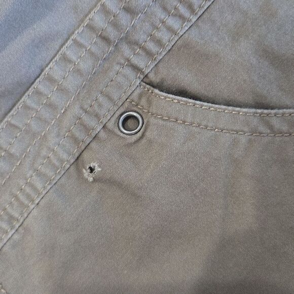 EST 1946 Beown cargo cotton-spandex capris. Front, leg, back pockets sz12 - Picture 6 of 9